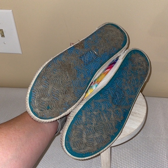 Blowfish women’s sneaker 6.5 shoes slip on colorful tie dye no tie comfort - Picture 3 of 5